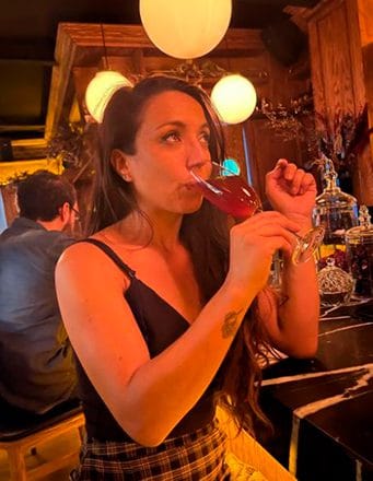 Aline Ferreira - Work a Beer